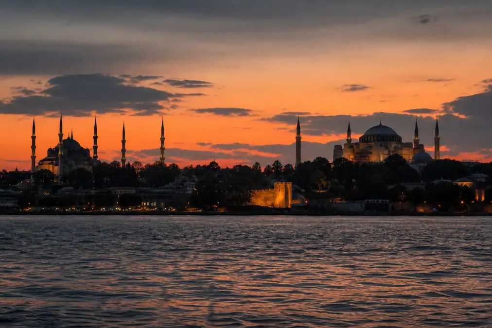 Prayer times in Istanbul, Turkey